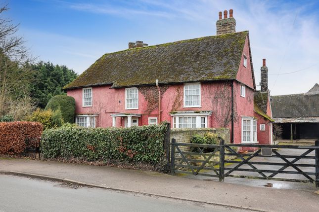 5 bed detached house