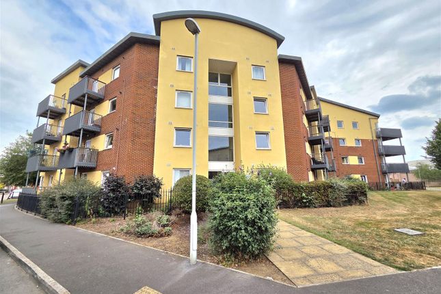 Longhorn Avenue, Gloucester 2 bed apartment for sale