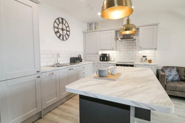 3 bed flat