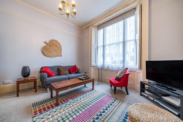 3 bedroom flat for sale