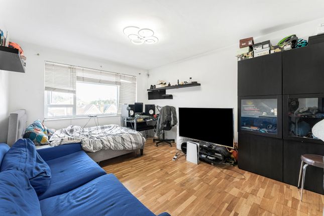 Hampden Lane, London N17 1 bed flat for sale
