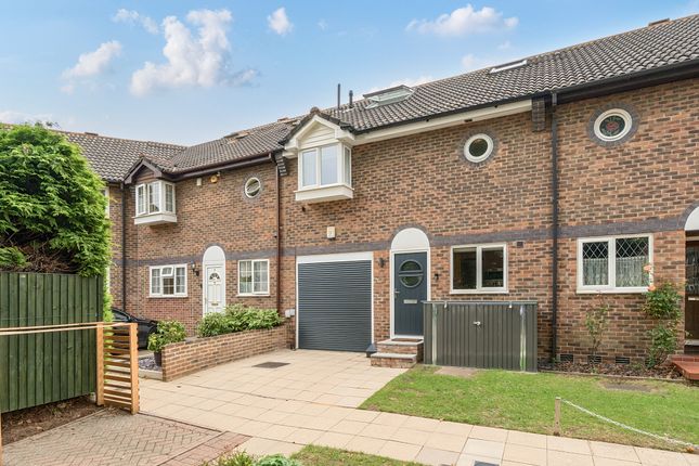 6 Greenacre Square 5 bed terraced house for sale