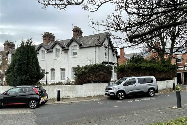 5 bed terraced house