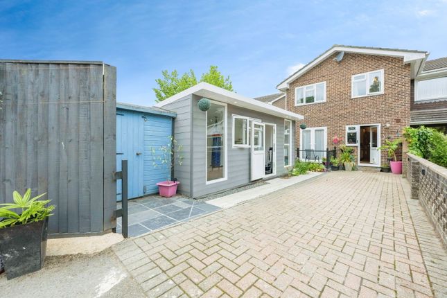 Otter Close, Eastleigh SO50 4 bed semi