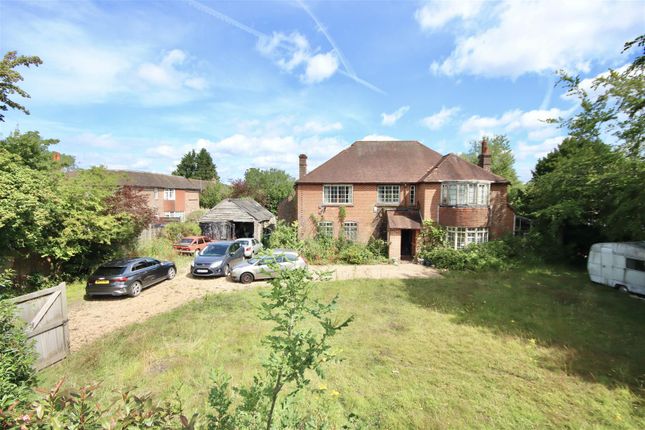 6 bedroom detached house for sale