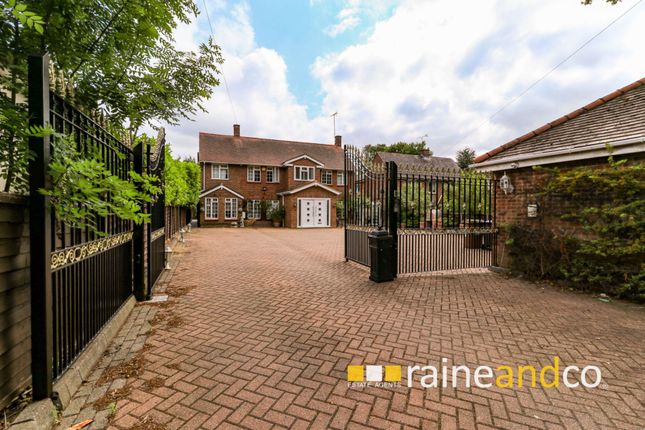 St Albans Road West, Hatfield 4 bed detached house for sale