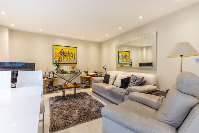 3 bedroom flat for sale