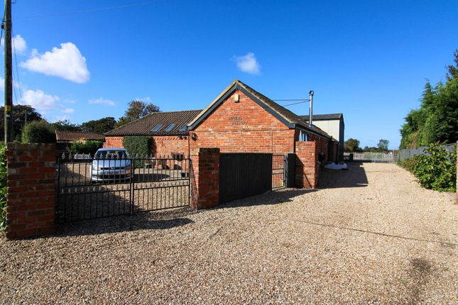 Newbridge Lane, Louth LN11 4 bed barn conversion for sale