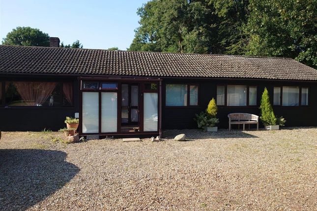 Main Road, Great Yarmouth NR29 4 bed detached bungalow for sale