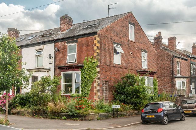 4 bedroom end of terrace house for sale
