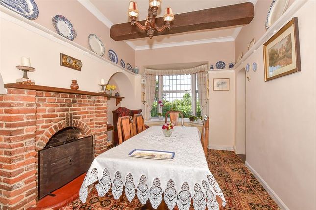 4 bed detached house