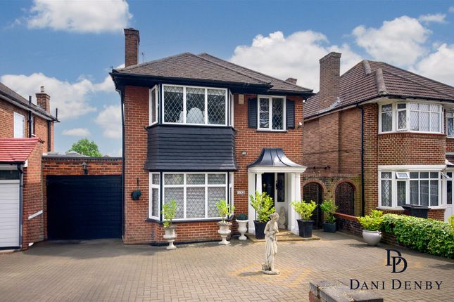 Wolmer Gardens, Edgware HA8 3 bed detached house for sale
