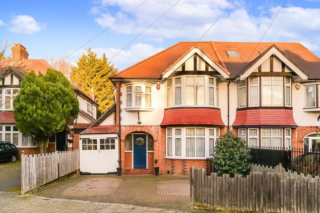 Cranmore Avenue, Isleworth TW7 3 bed semi
