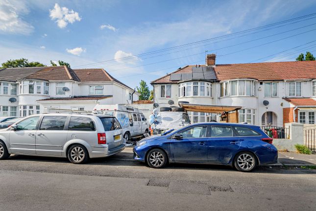 Hampshire Avenue, Slough, SL1 6 bed end of terrace house for sale