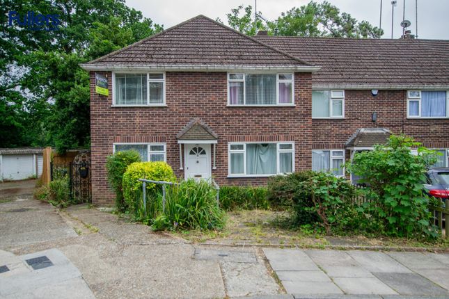Brookside, London N21 2 bed ground floor maisonette for sale