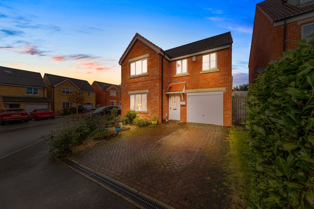 Greenlea Close, Leeds, LS19 4 bed detached house for sale
