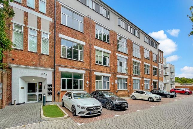 Breton House, 106A Old Bedford Road... 2 bed flat for sale