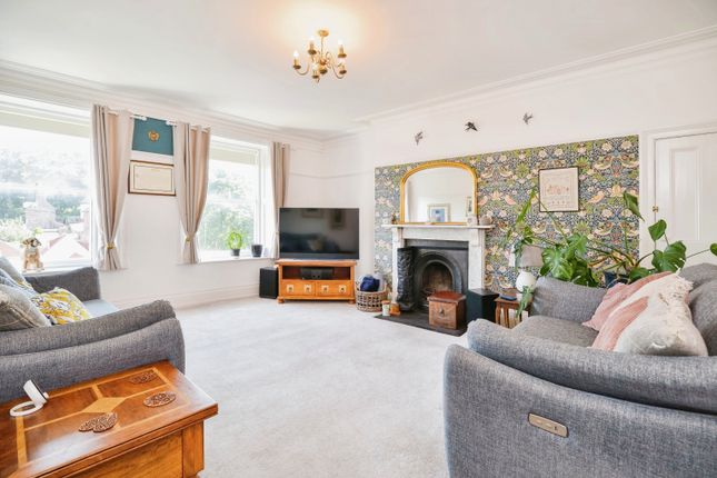 4 bedroom maisonette for sale
