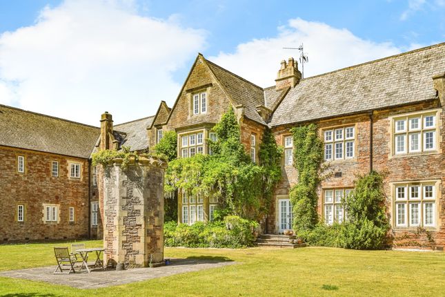 4 bed detached house