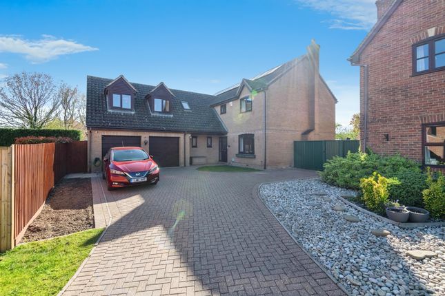 5 bedroom detached house for sale