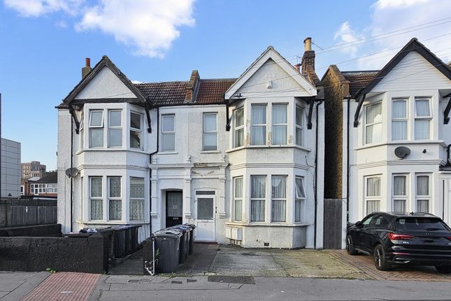1 Windmill Road, Croydon CR0 2 bed flat for sale