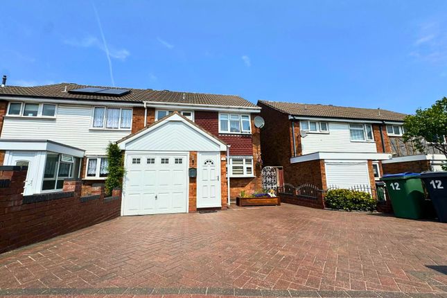 Henn Drive, Tipton, DY4 9NN 3 bed semi