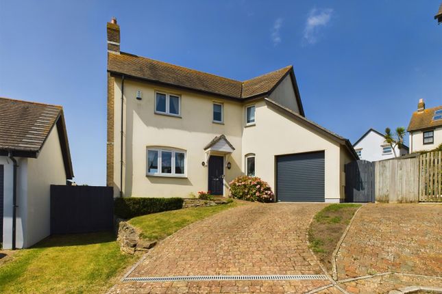4 bed detached house