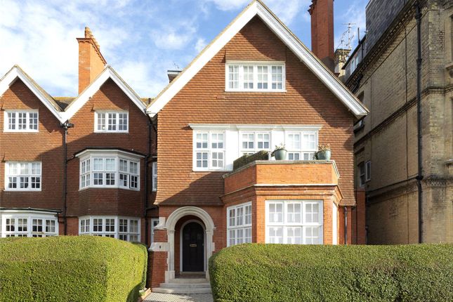 Grand Avenue, Hove, East Sussex, BN3 1 bed flat for sale