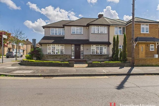 Warren Drive, Hornchurch 3 bed house for sale