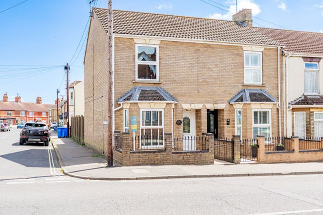 3 bed end terrace house