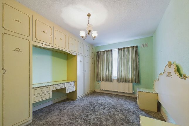 2 bedroom semi-detached bungalow for sale