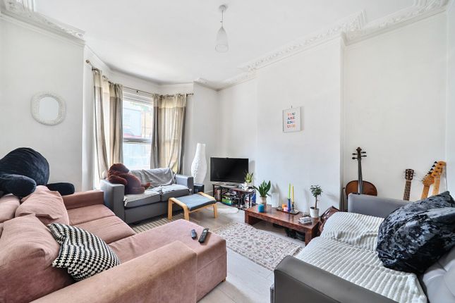 Noyna Road, Tooting Bec, London, SW17 3 bed terraced house for sale