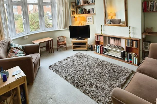 Woodbank Road, Knighton, Leicester, LE2 5 bed semi
