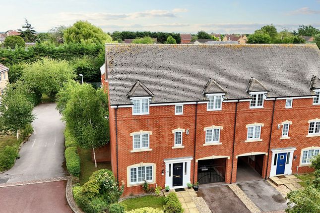 5 bedroom semi-detached house for sale