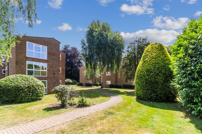 Langley Road, Watford, WD17 2 bed flat for sale