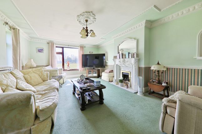 North Moor Lane, Cottingham, HU16 4JH 4 bed detached bungalow for sale