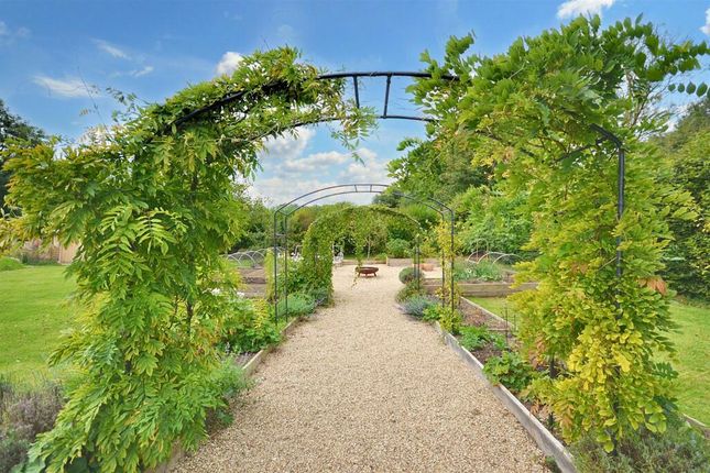 Dorchester DT2 2 bed detached house for sale