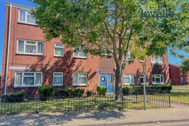 Pinewood Crescent, Grimsby DN33 2 bed flat for sale