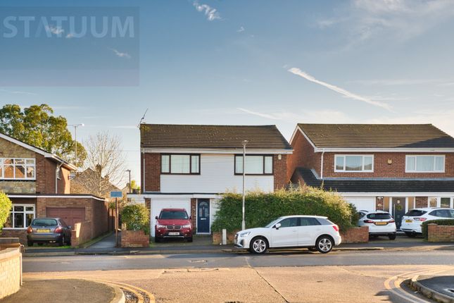 Tavistock Road, Basildon, Essex, SS15 4 bed detached house for sale