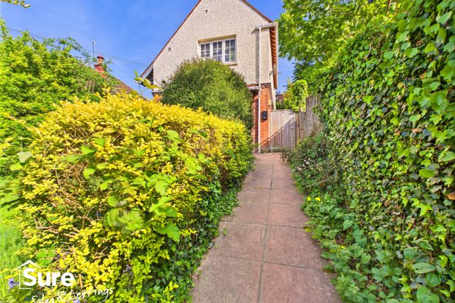 West Valley Road, Hemel Hempstead... 2 bed detached house for sale
