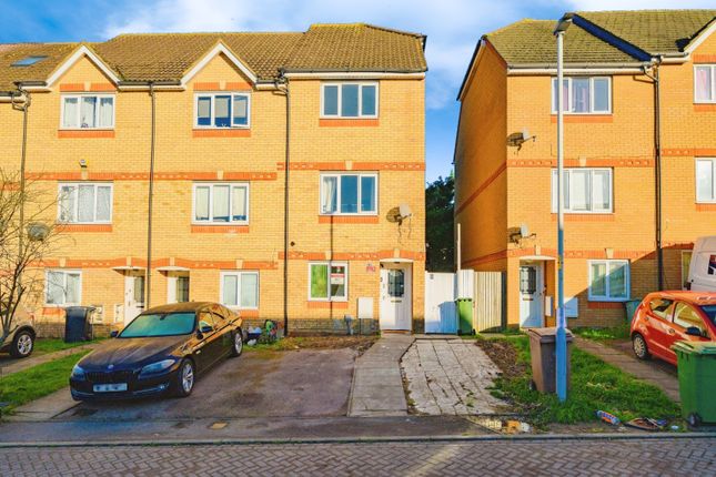 4 bedroom end of terrace house for sale