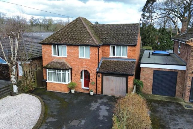 5 bed detached house