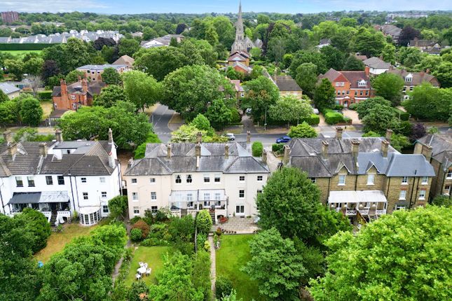 6 bedroom semi-detached house for sale