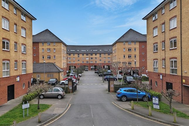 St. Peters Street, Scotney Gardens, ME16 2 bed flat for sale