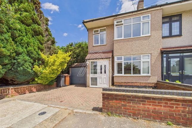 Stanford Gardens, Aveley, Essex, RM15 3 bed end of terrace house for sale