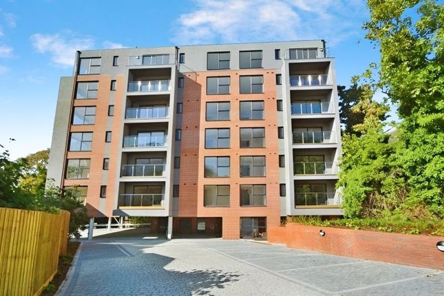 2 Wootton Mount, Bournemouth BH1 1 bed flat for sale
