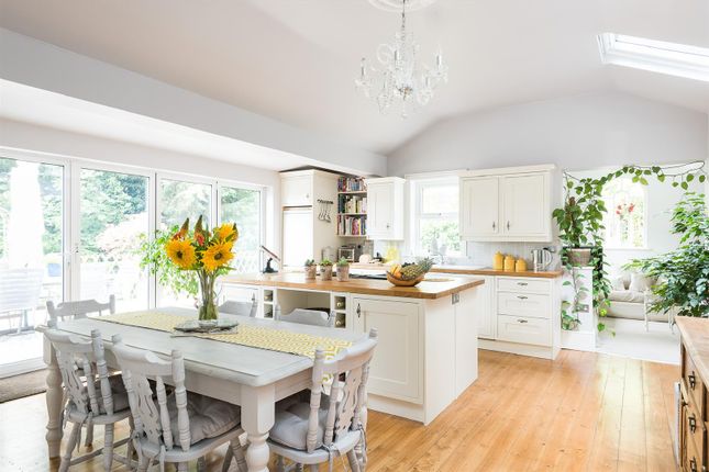 9 bedroom semi-detached house for sale