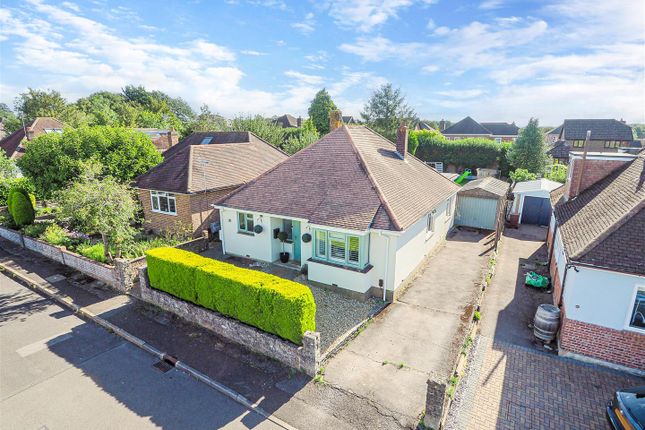 Whitehaven, Horndean 3 bed detached bungalow for sale