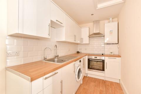 Ward Road, Totland Bay, Isle of Wight 1 bed ground floor maisonette for sale