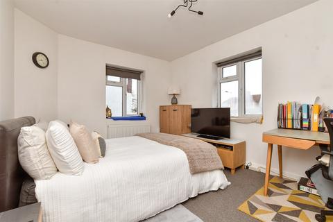 Wickham Road, Shirley, Croydon, Surrey 1 bed flat for sale